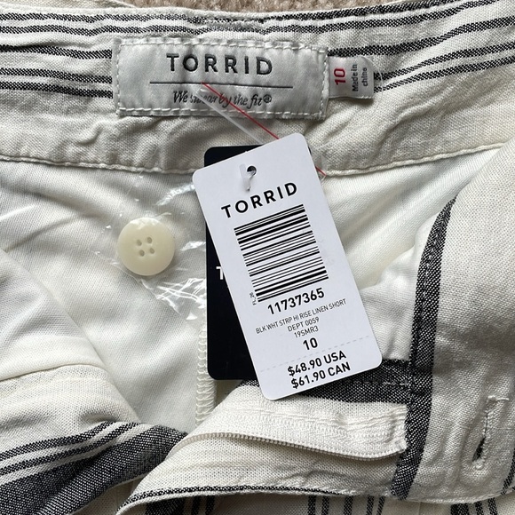 Torrid Off White & Black Striped Hi-Rise Linen Short, NWT - Picture 6 of 13